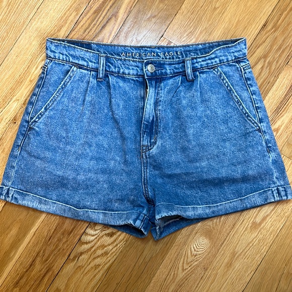 American Eagle Outfitters Pants - American Eagle Mom Short